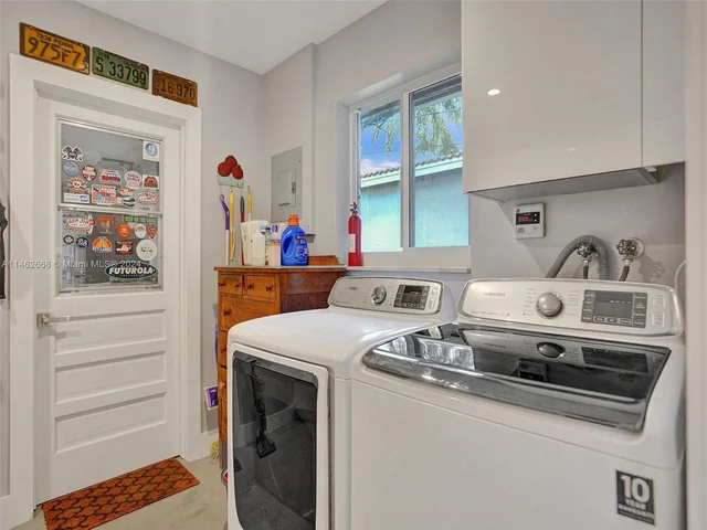 3460 NE 17th Way, Oakland Park FL 33334