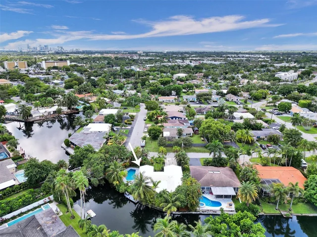 3460 NE 17th Way, Oakland Park FL 33334