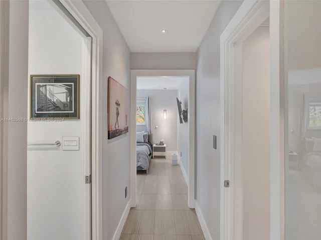 3460 NE 17th Way, Oakland Park FL 33334