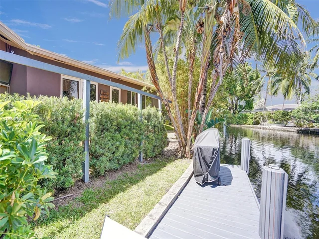 3460 NE 17th Way, Oakland Park FL 33334