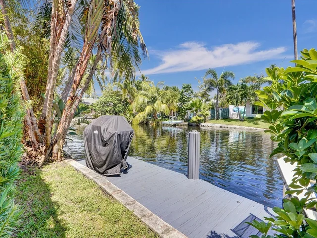 3460 NE 17th Way, Oakland Park FL 33334