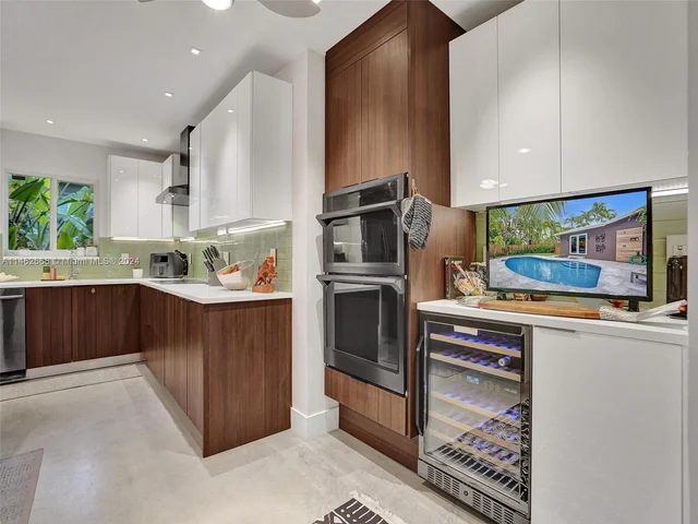 3460 NE 17th Way, Oakland Park FL 33334