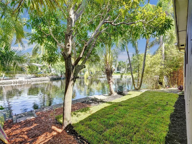 3460 NE 17th Way, Oakland Park FL 33334