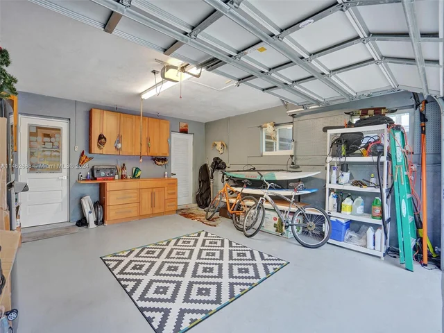 3460 NE 17th Way, Oakland Park FL 33334