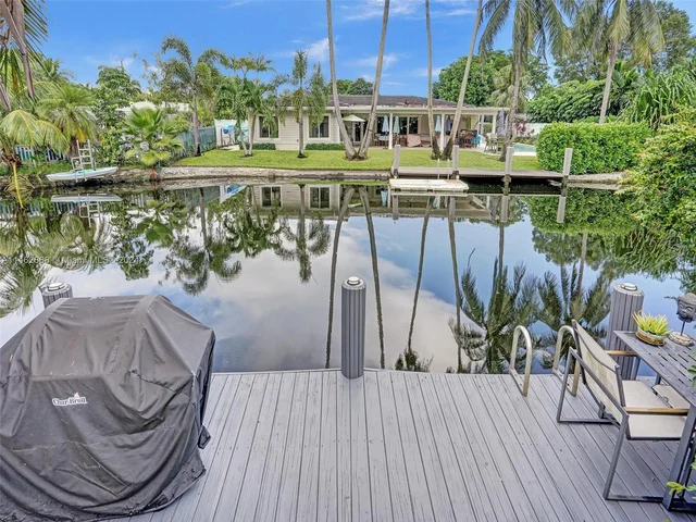 3460 NE 17th Way, Oakland Park FL 33334