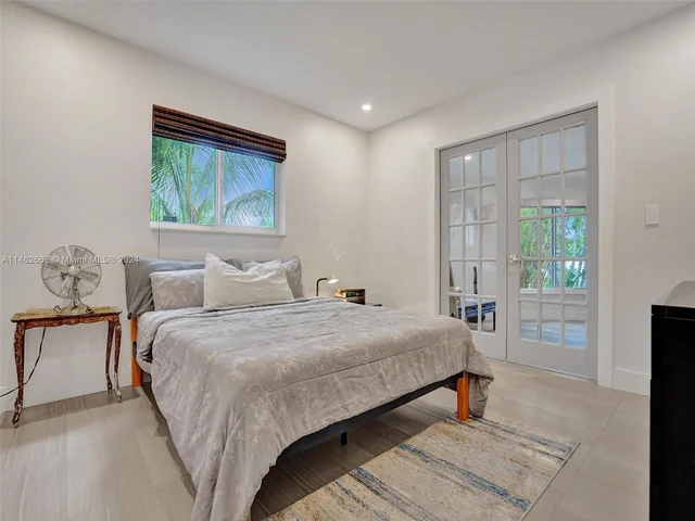 3460 NE 17th Way, Oakland Park FL 33334