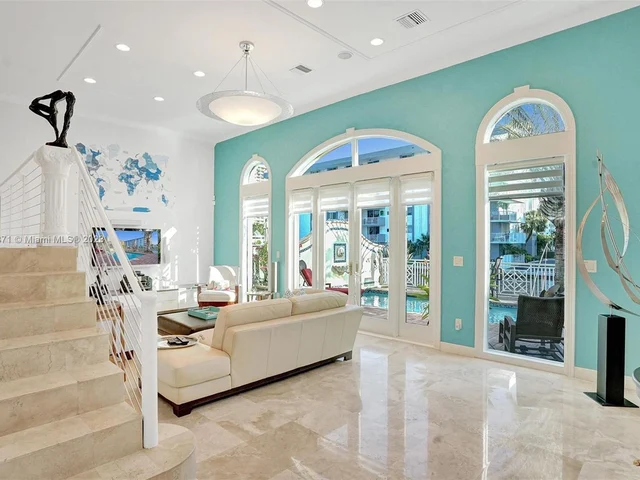 3942 NE 171st St # 4A, North Miami Beach FL 33160