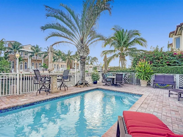 3942 NE 171st St # 4A, North Miami Beach FL 33160