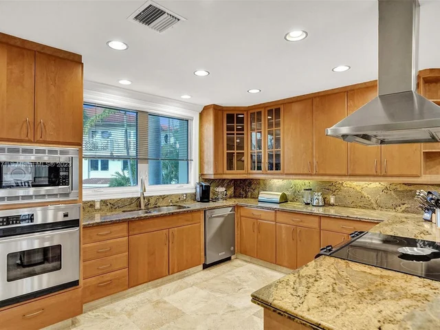 3942 NE 171st St # 4A, North Miami Beach FL 33160