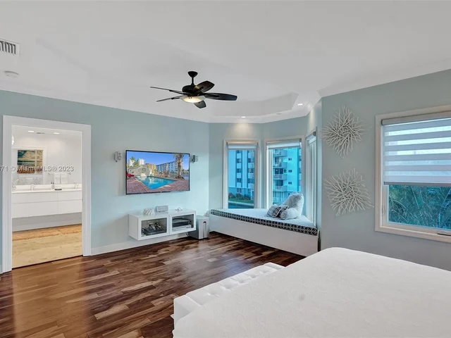 3942 NE 171st St # 4A, North Miami Beach FL 33160