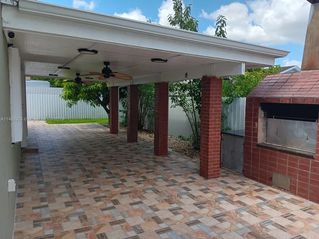 15101 SW 71st St, Miami FL 33193