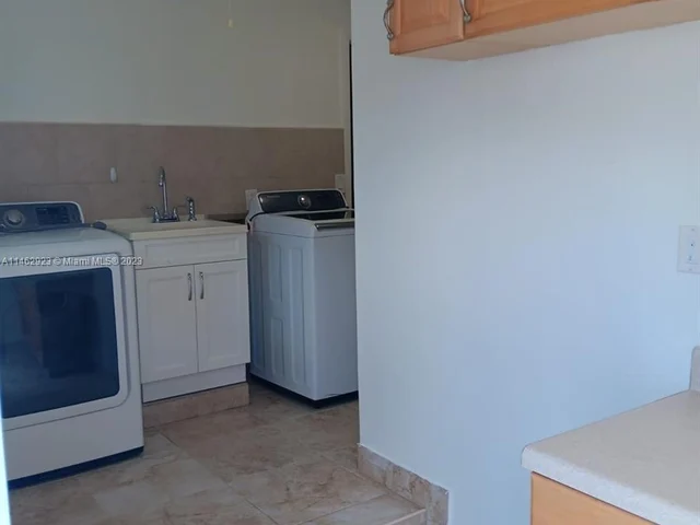 15101 SW 71st St, Miami FL 33193