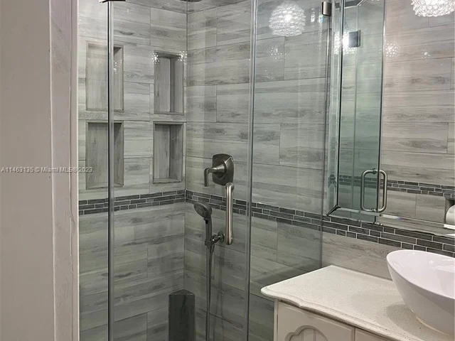 6300 Flagler St, Hollywood FL 33023