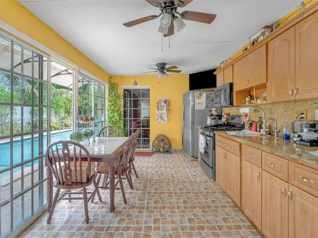 1631 NW 175th Ter, Miami Gardens FL 33169