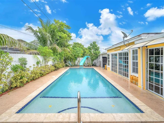 1631 NW 175th Ter, Miami Gardens FL 33169