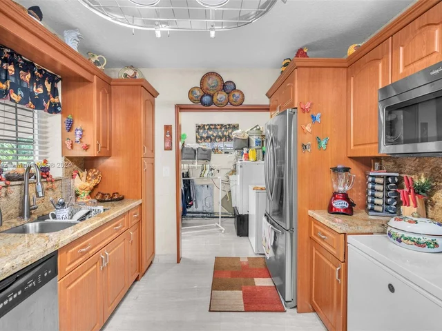 1631 NW 175th Ter, Miami Gardens FL 33169