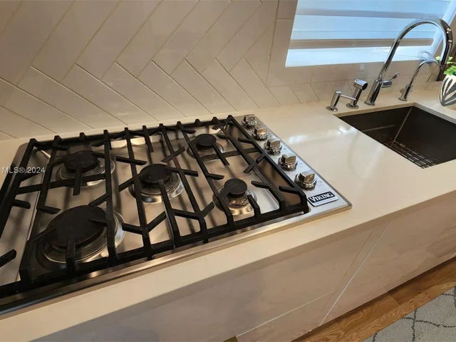 442 NW 46th St, Miami FL 33127