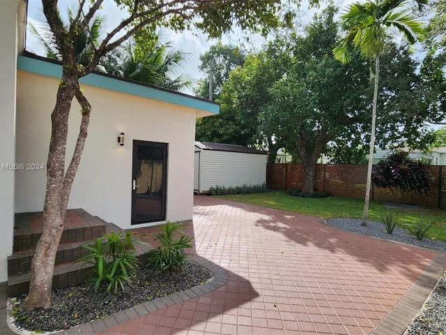 442 NW 46th St, Miami FL 33127
