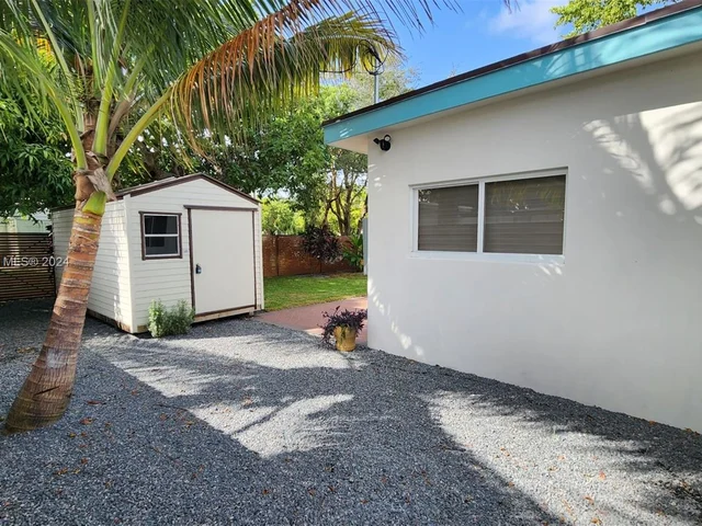 442 NW 46th St, Miami FL 33127