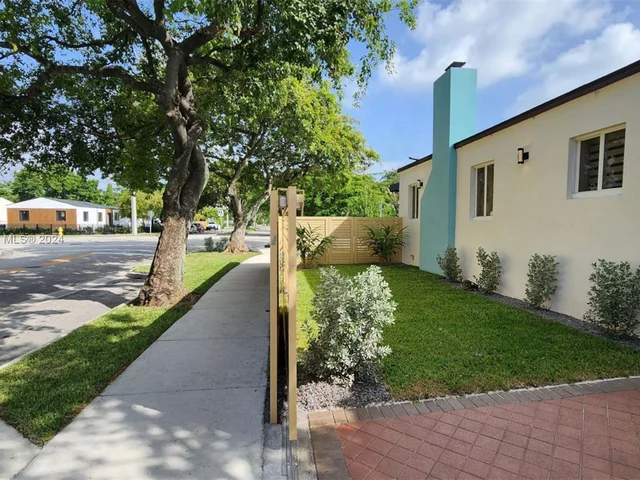 442 NW 46th St, Miami FL 33127