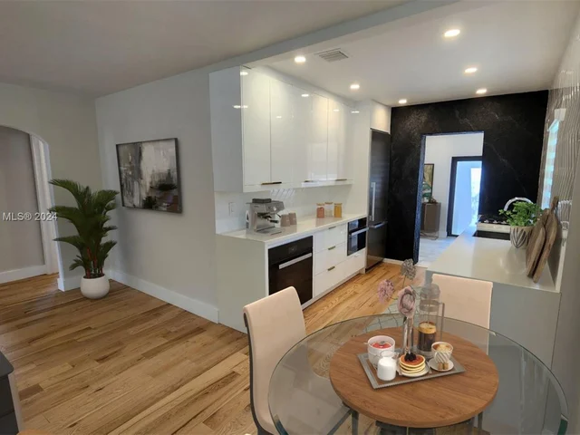 442 NW 46th St, Miami FL 33127