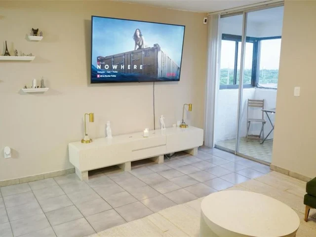 5050 NW 7th St # 722, Miami FL 33126