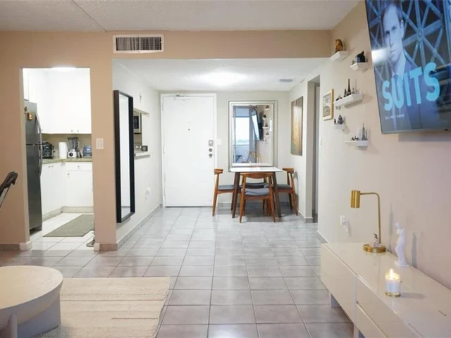 5050 NW 7th St # 722, Miami FL 33126