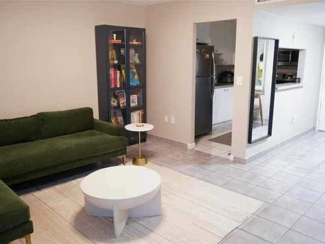 5050 NW 7th St # 722, Miami FL 33126