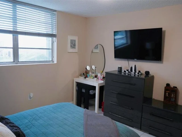 5050 NW 7th St # 722, Miami FL 33126