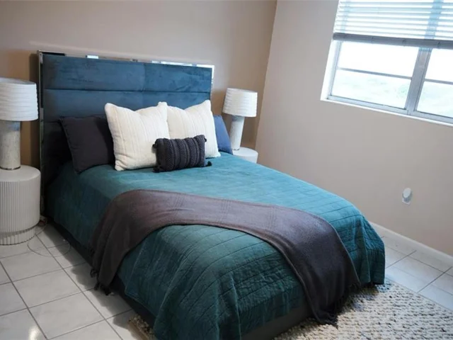 5050 NW 7th St # 722, Miami FL 33126