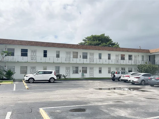 2225 Polk St # 6B, Hollywood FL 33020