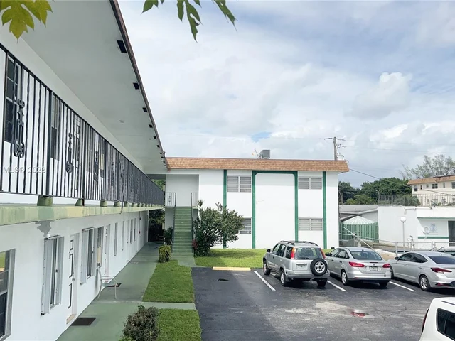 2225 Polk St # 6B, Hollywood FL 33020