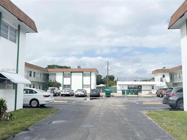 2225 Polk St # 6B, Hollywood FL 33020