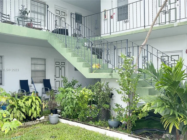 2225 Polk St # 6B, Hollywood FL 33020