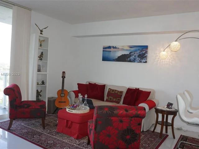 5077 NW 7th St, Miami FL 33126