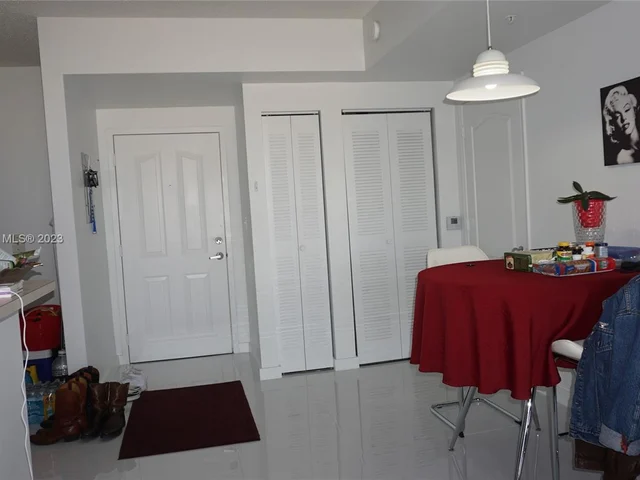 5077 NW 7th St, Miami FL 33126