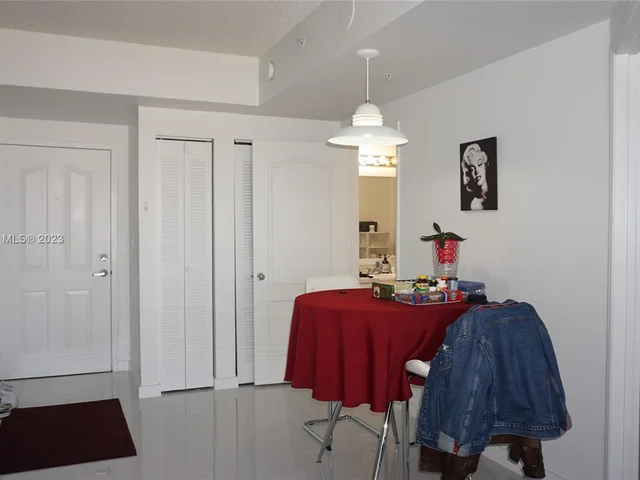 5077 NW 7th St, Miami FL 33126