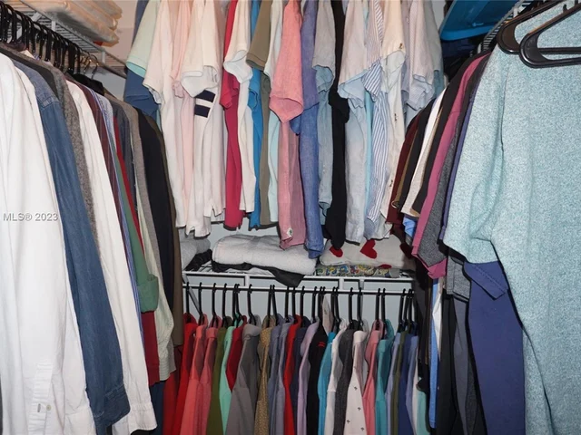 5077 NW 7th St, Miami FL 33126