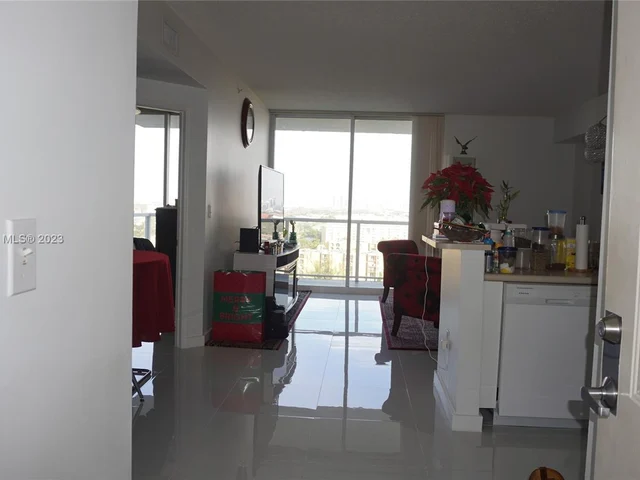 5077 NW 7th St, Miami FL 33126