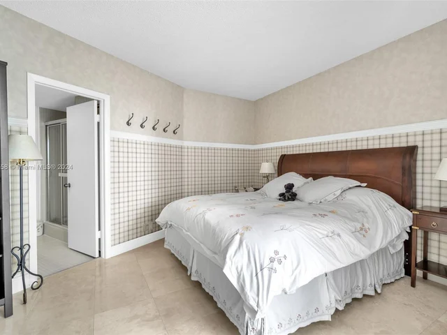 20281 E Country Club Dr # 910, Aventura FL 33180