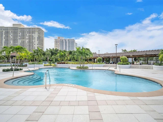 20281 E Country Club Dr # 910, Aventura FL 33180