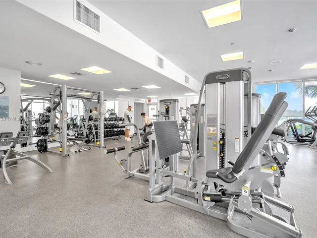 20281 E Country Club Dr # 910, Aventura FL 33180