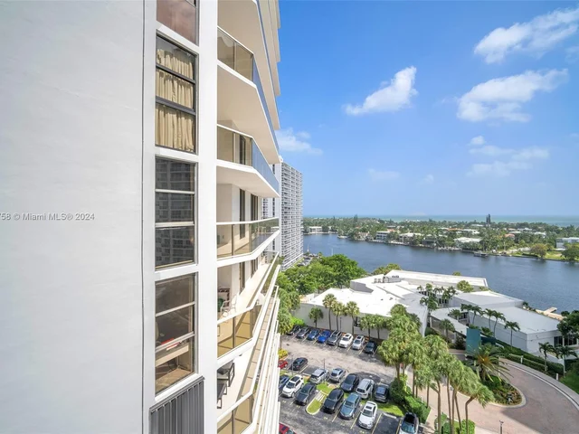 20281 E Country Club Dr # 910, Aventura FL 33180