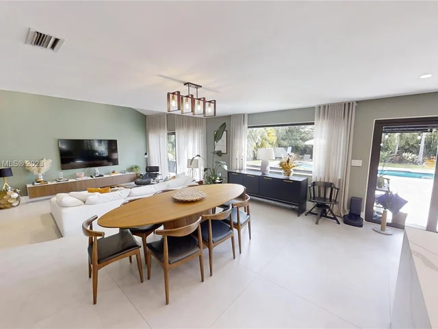 20298 NE 24th Ave, Miami FL 33180