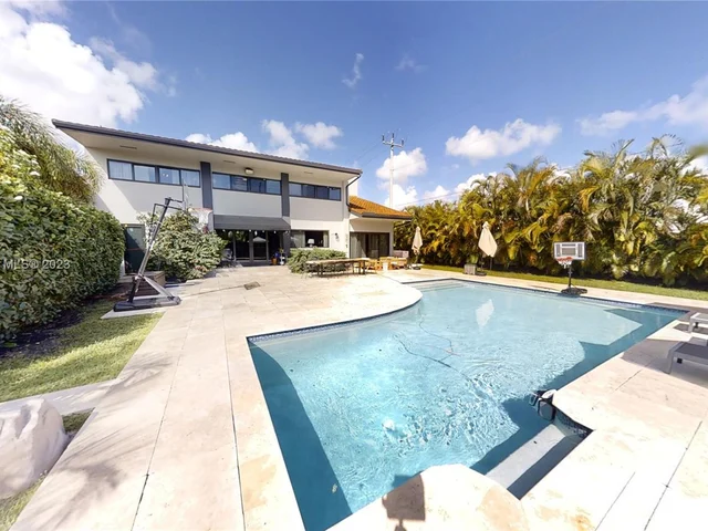 20298 NE 24th Ave, Miami FL 33180