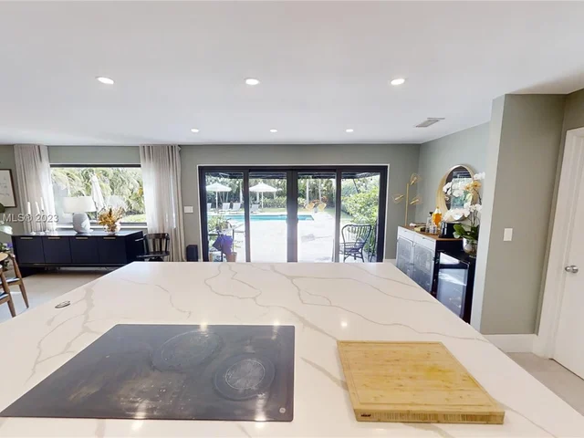 20298 NE 24th Ave, Miami FL 33180