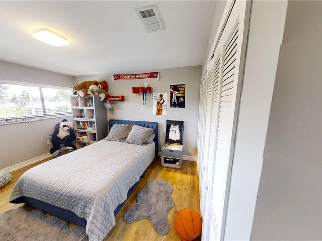 20298 NE 24th Ave, Miami FL 33180