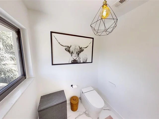 20298 NE 24th Ave, Miami FL 33180