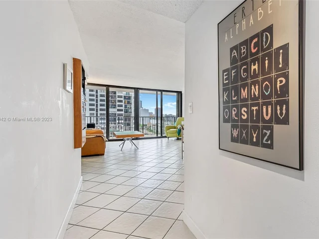 2101 S Ocean Dr # 1008, Hollywood FL 33019