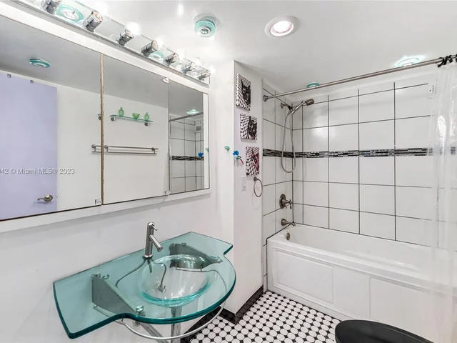 2101 S Ocean Dr # 1008, Hollywood FL 33019